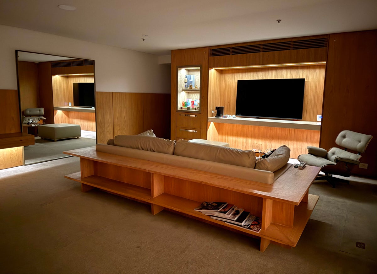 Emiliano Hotel Sao Paulo bedroom lounge