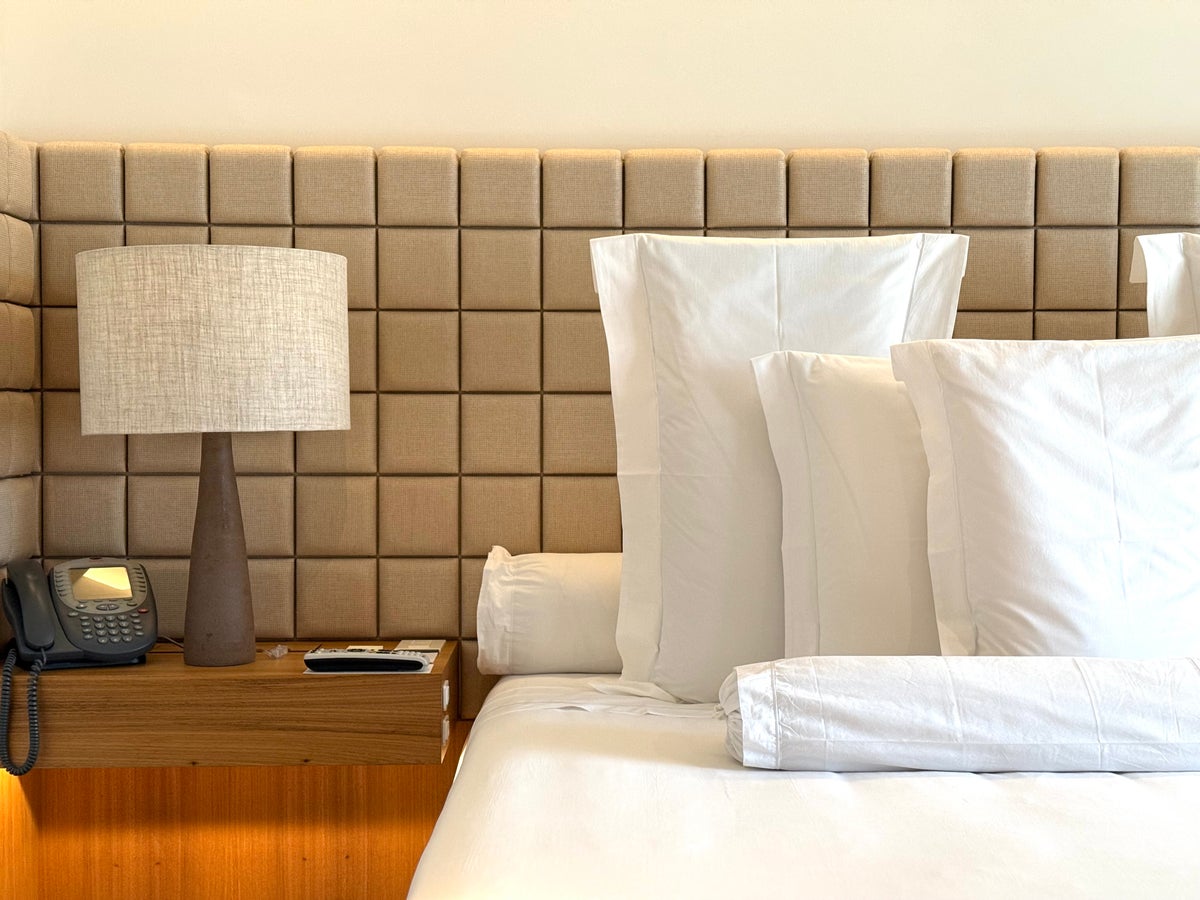 Emiliano Hotel Sao Paulo pillows