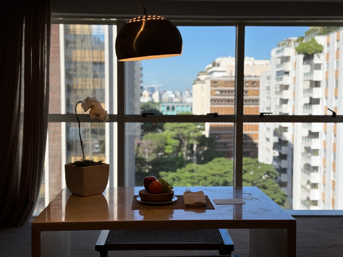 Emiliano Hotel Sao Paulo room desk view 
