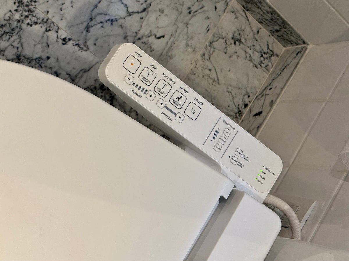 Emiliano Hotel Sao Paulo tech toilet 