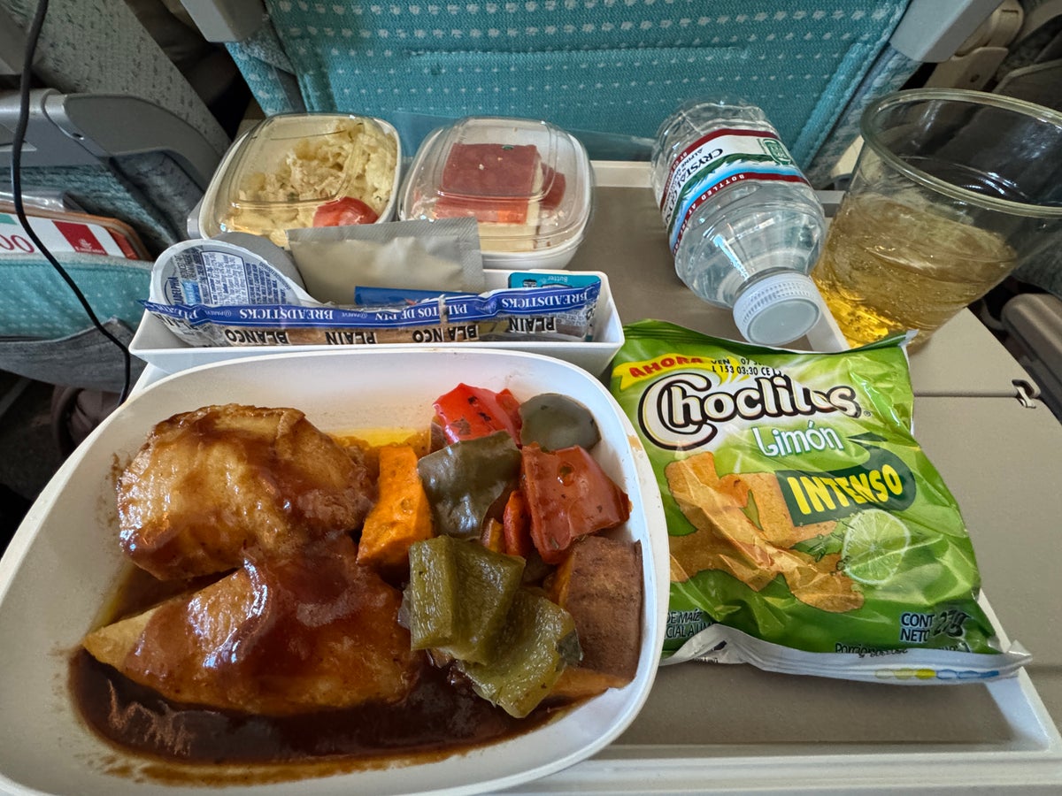 Emirates chicken inflight meal economy