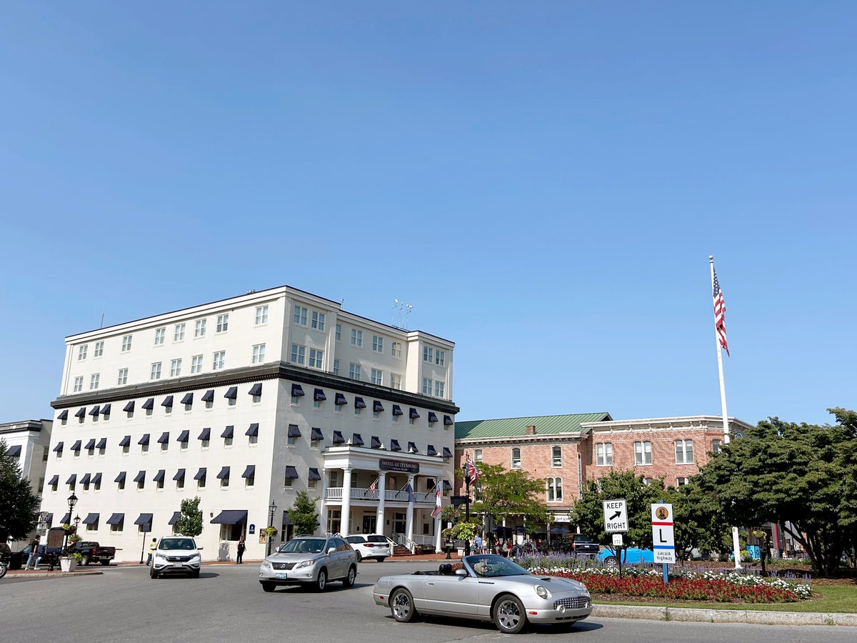 Hotel Gettysburg circle exterior