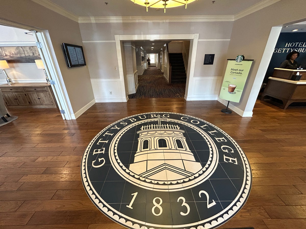 Hotel Gettysburg foyer