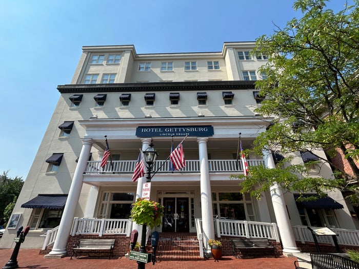 Sleeping With a Ghost: Hotel Gettysburg in Pennsylvania [In-Depth Review]
