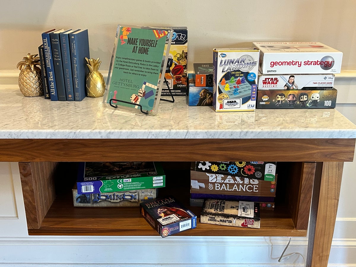 Hotel Gettysburg lobby games