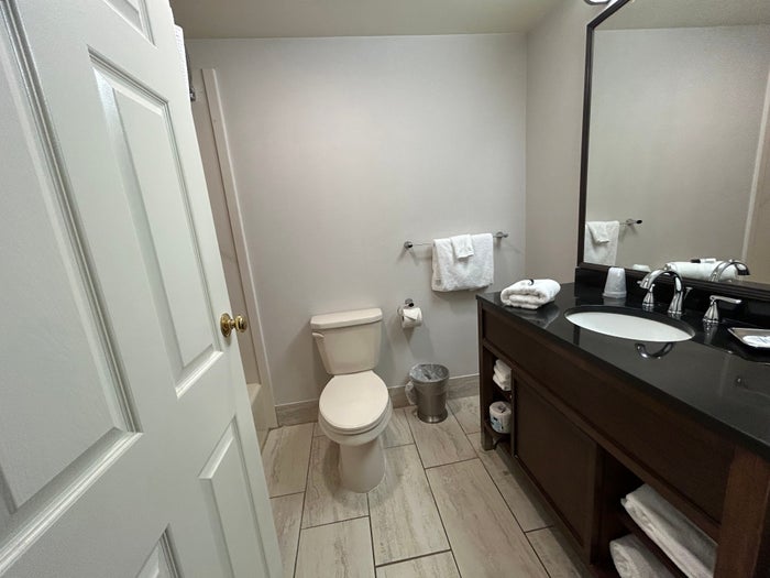 Hotel Gettysburg room 209 bathroom Hotel Gettysburg room 209 bathroom