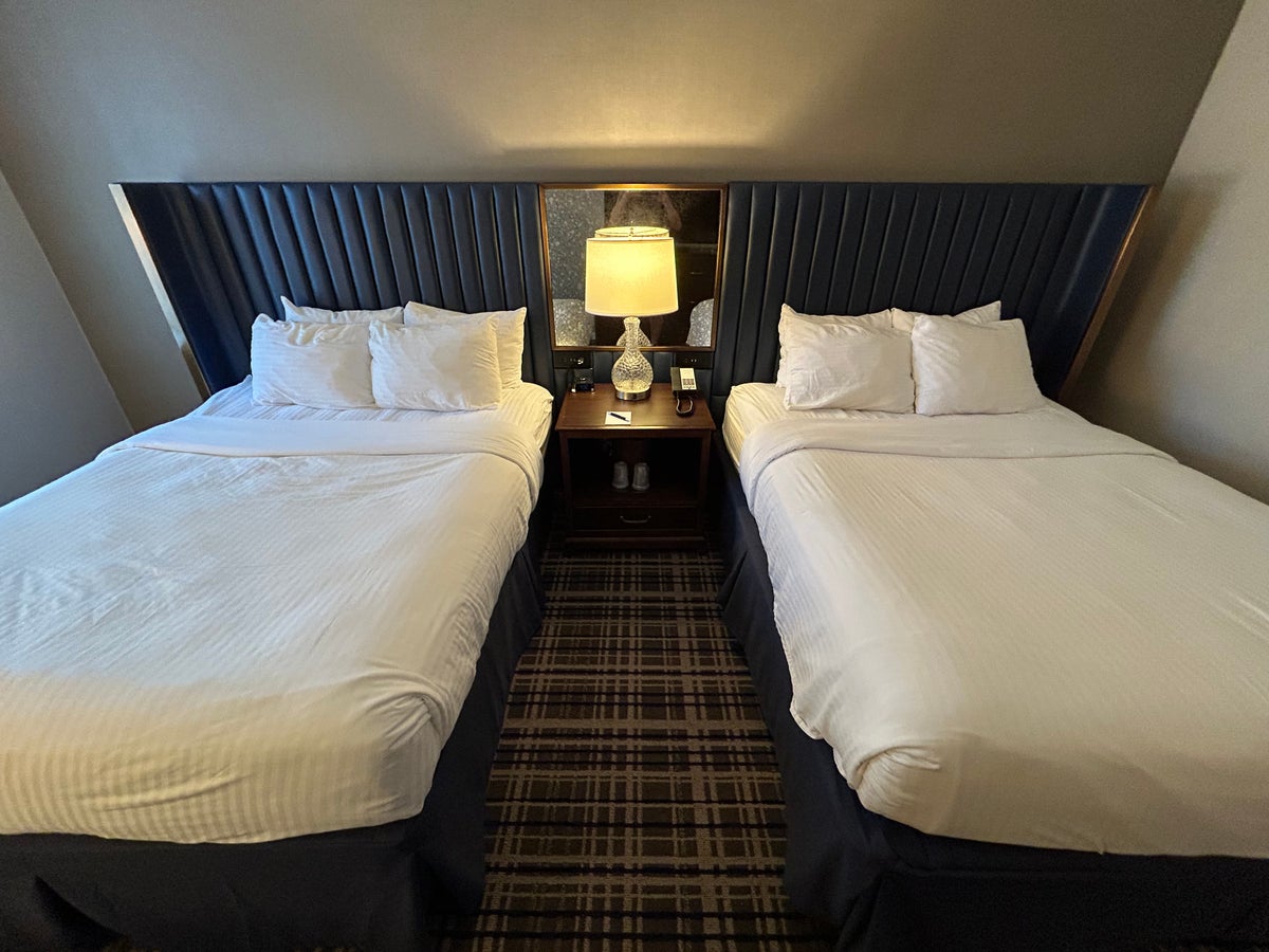 Hotel Gettysburg room 209 foot of beds