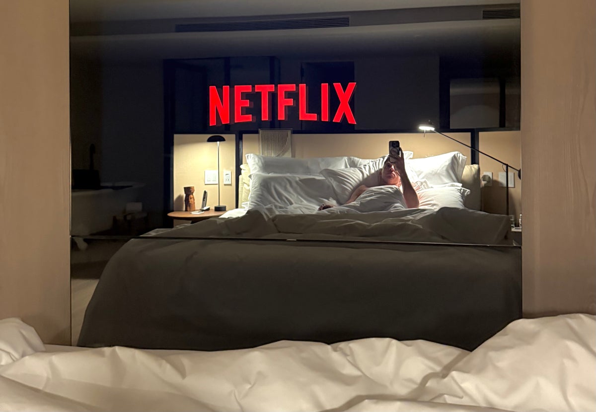 Hotel Unique Sao Paulo TV mirror