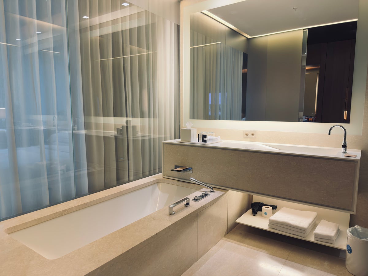 Hyatt Centric Levent Istanbul bathroom