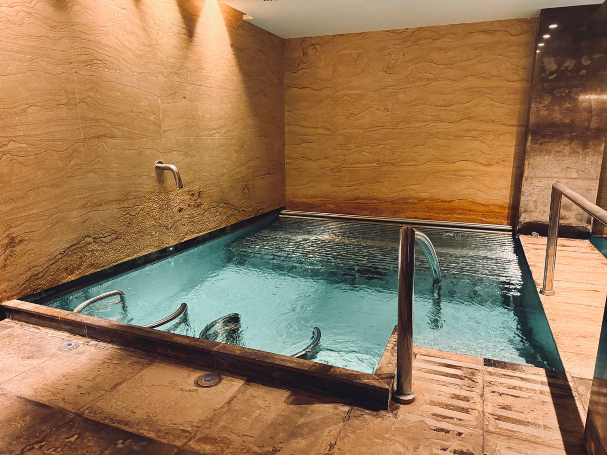 Hyatt Centric Levent Istanbul hot tub