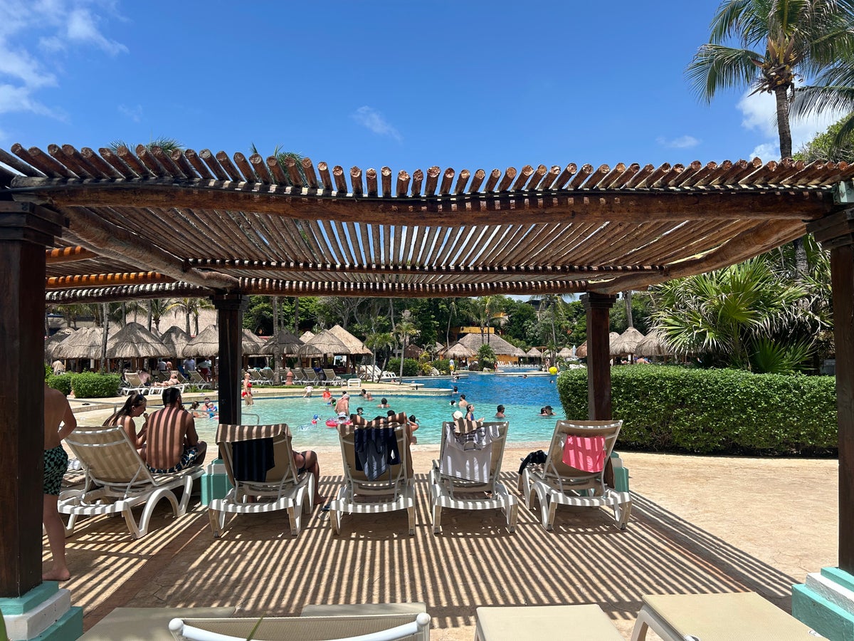 sun chairs and shade