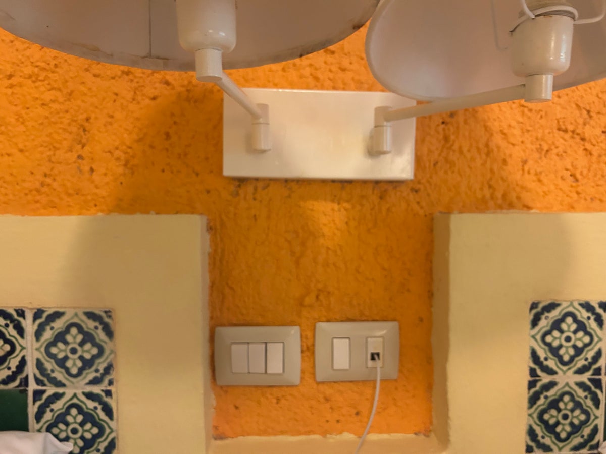 Iberostar Waves Quetzal lack of Plugs