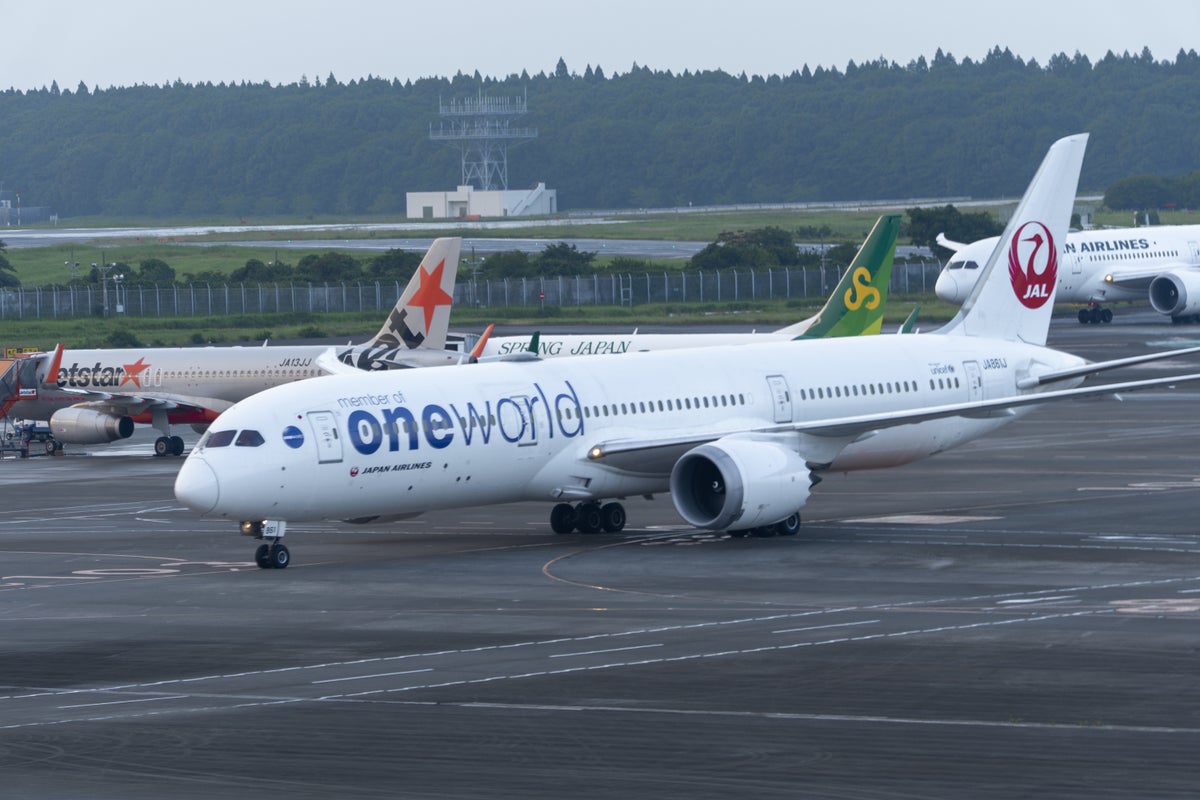 Japan Airlines oneworld NRT 787