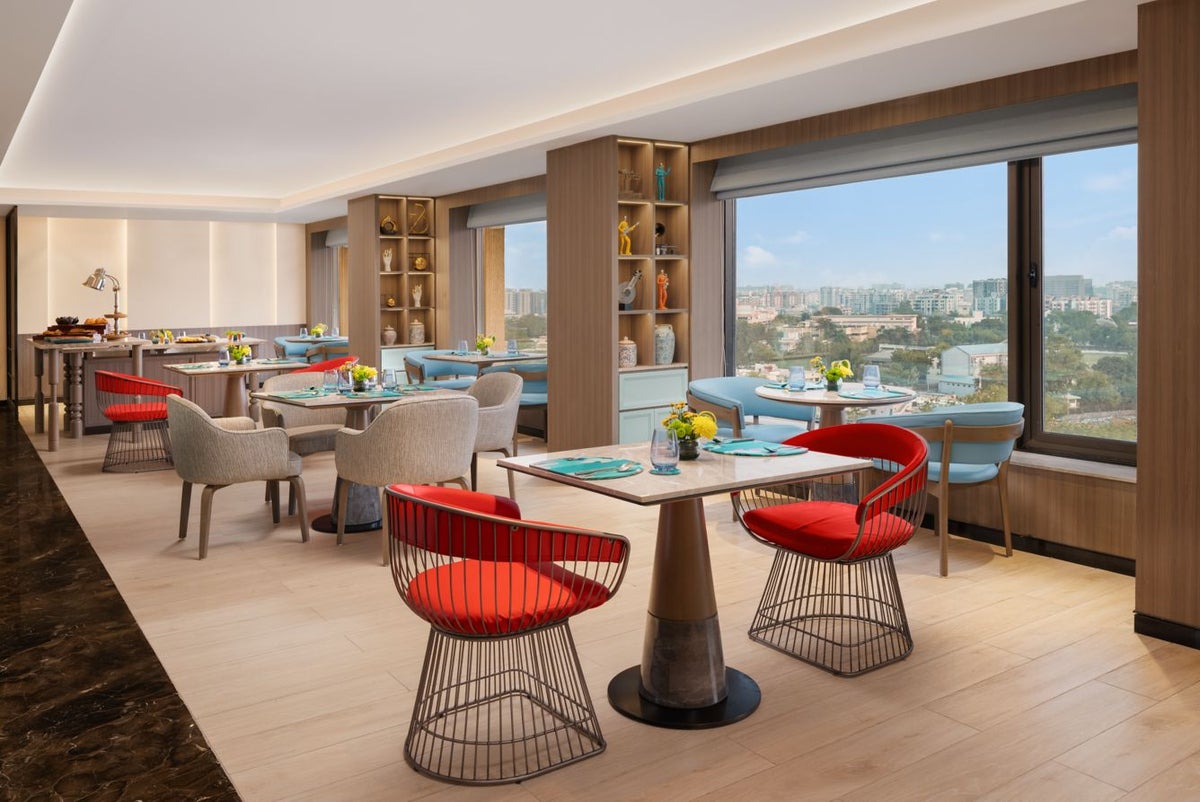 Le Meridien Ahmedabad dining