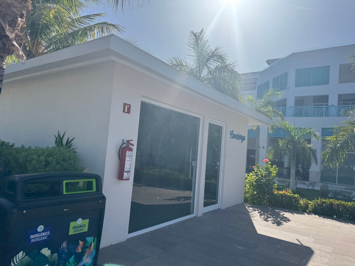 Margaritaville Island Reserve Riviera Maya Concierge Hut