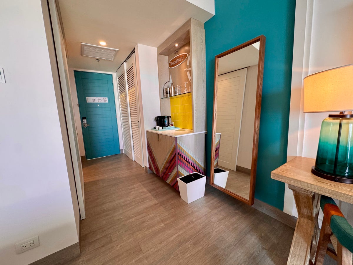 Margaritaville Island Reserve Riviera Maya Entrance Room