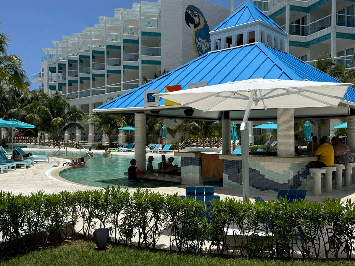Margaritaville Island Reserve Riviera Maya SOS Swim Up Bar