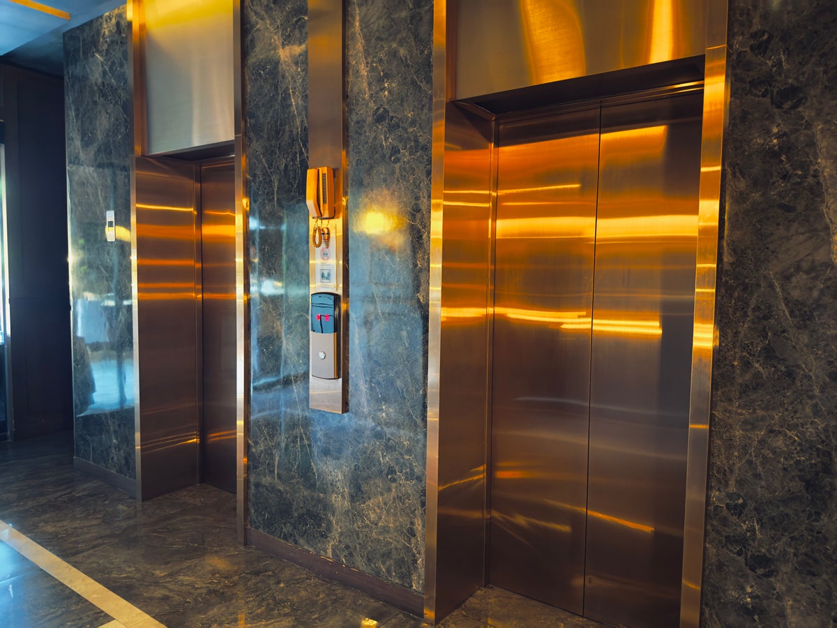 Metropolis Suites Bangkok elevators