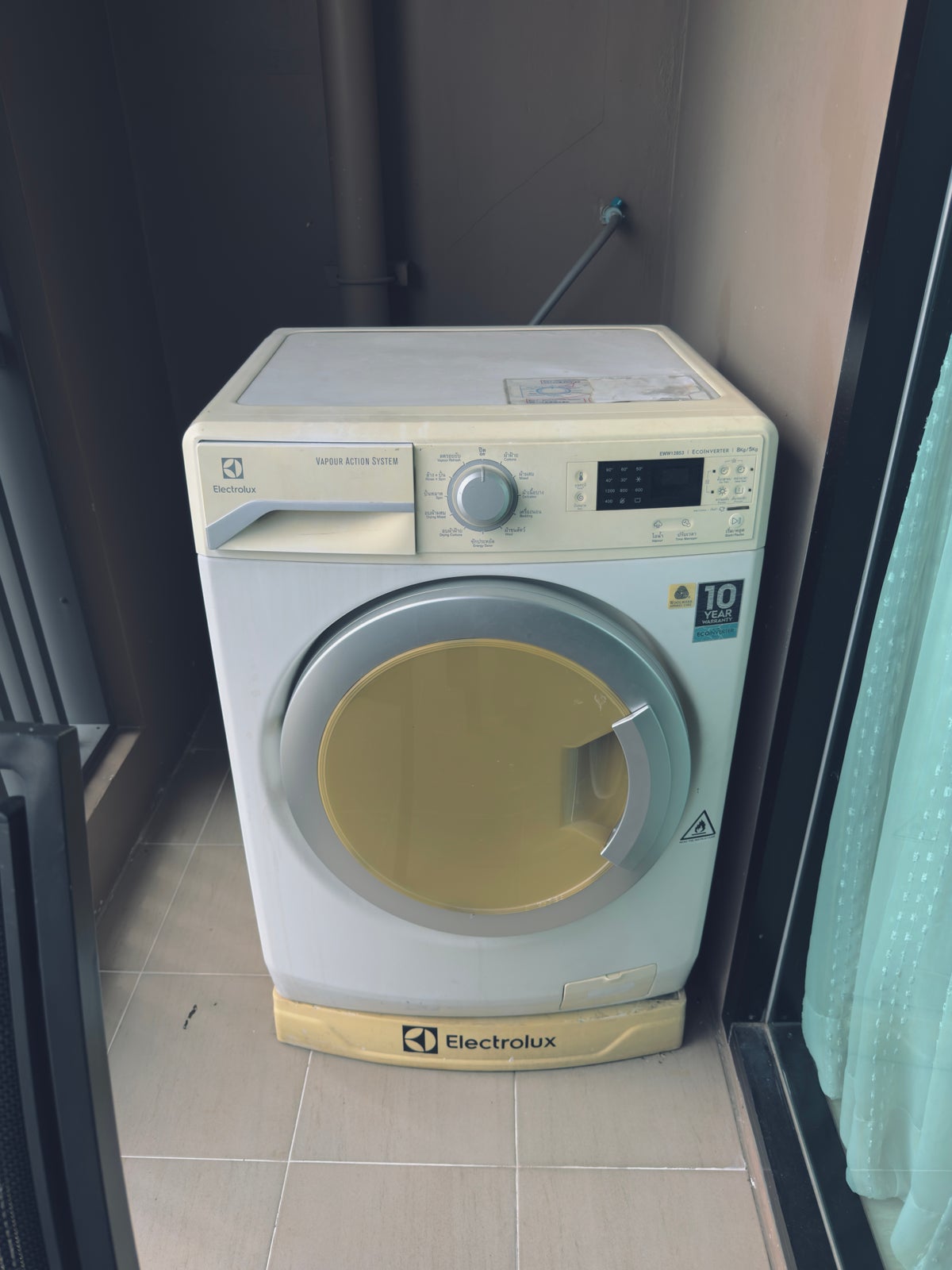 Metropolis Suites Bangkok laundry machine