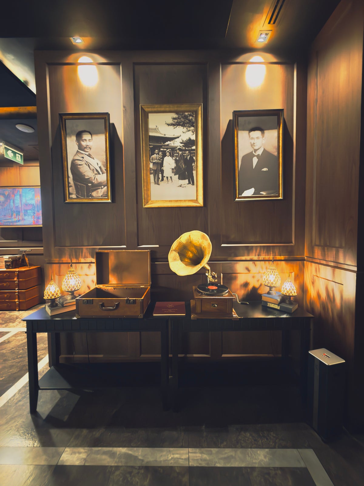 Metropolis Suites Bangkok lobby artworks