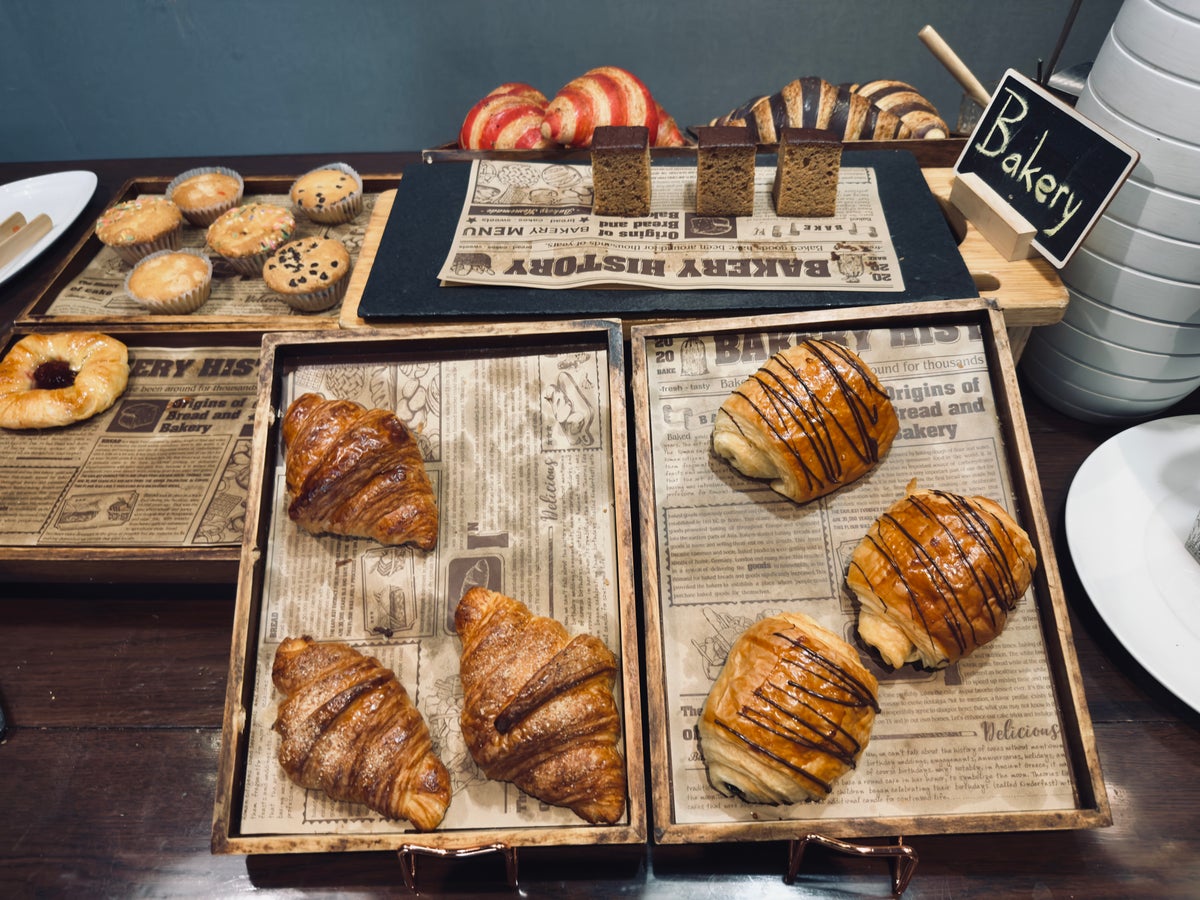 Metropolis Suites Bangkok pastries