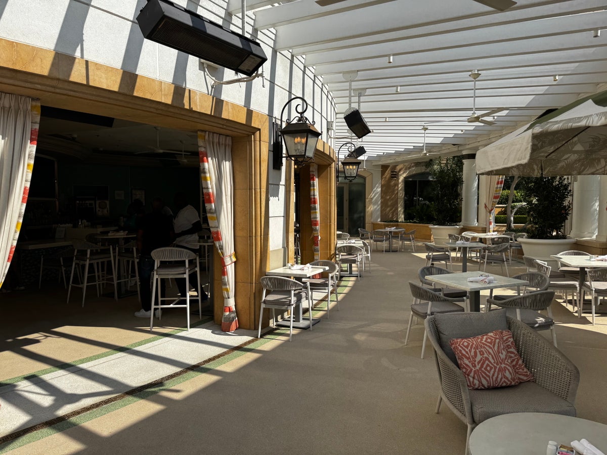 Palazzo Las Vegas CAPRI restaurant pool deck