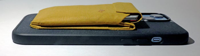 Peak Design Mobile Wallet Stand profile Peak Design Mobile Wallet Stand profile