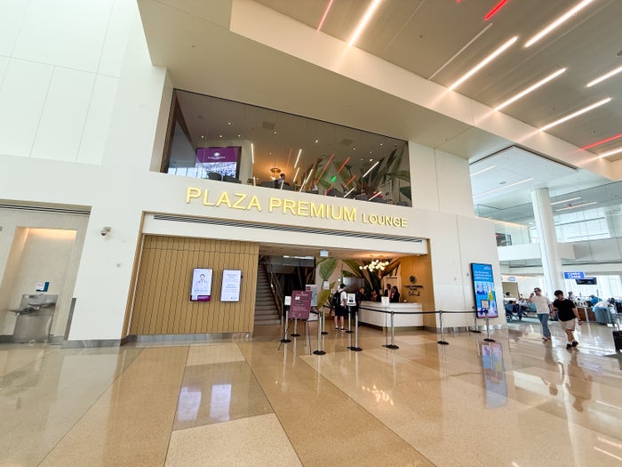 Plaza Premium Lounge Priority Pass MCO Orlando Image Credit Chris Hassan