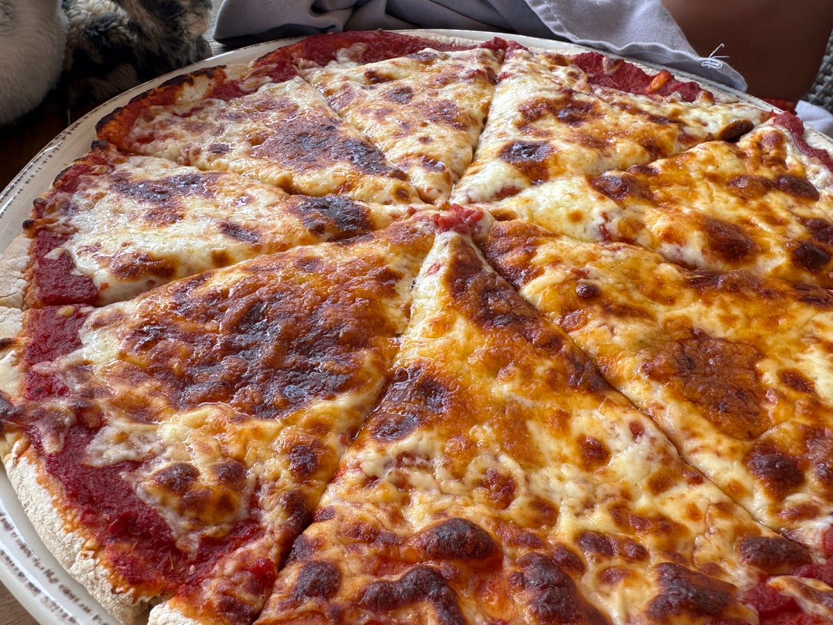 Sailrock South Caicos The Cove pizza