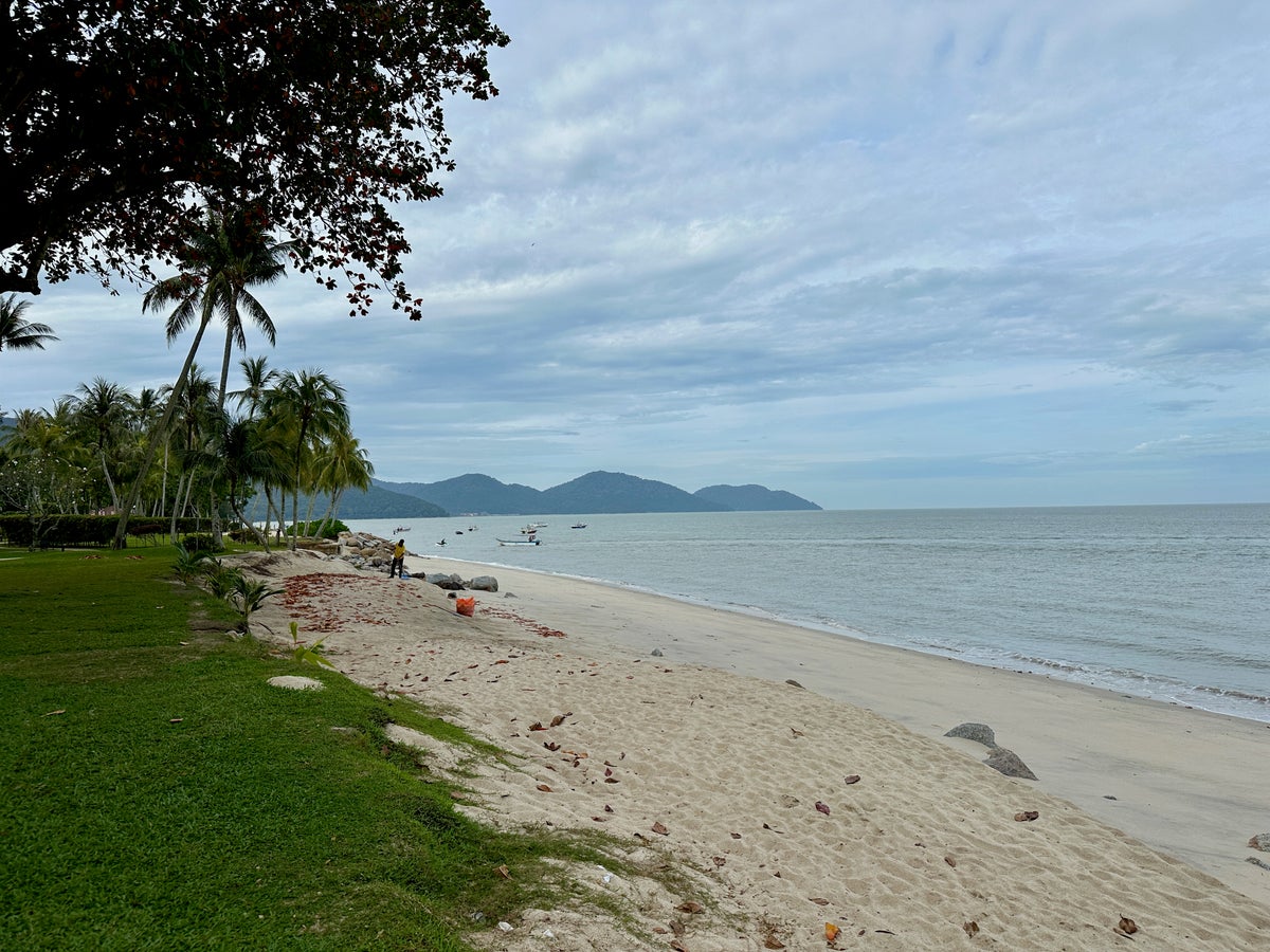 Shangri La Rasa Sayang Beach