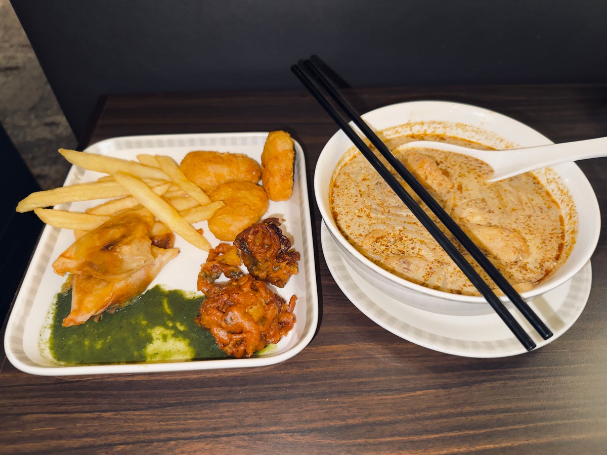 Singapore SilverKris Lounge Changi T2 food plates