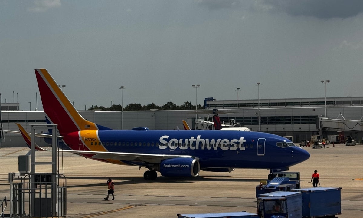 Southwest Airlines B737 plane taxiing at MDW