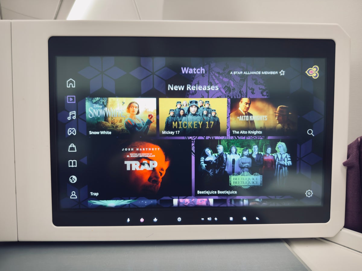 Thai Airways Royal Silk a350 900 business class in flight entertainment