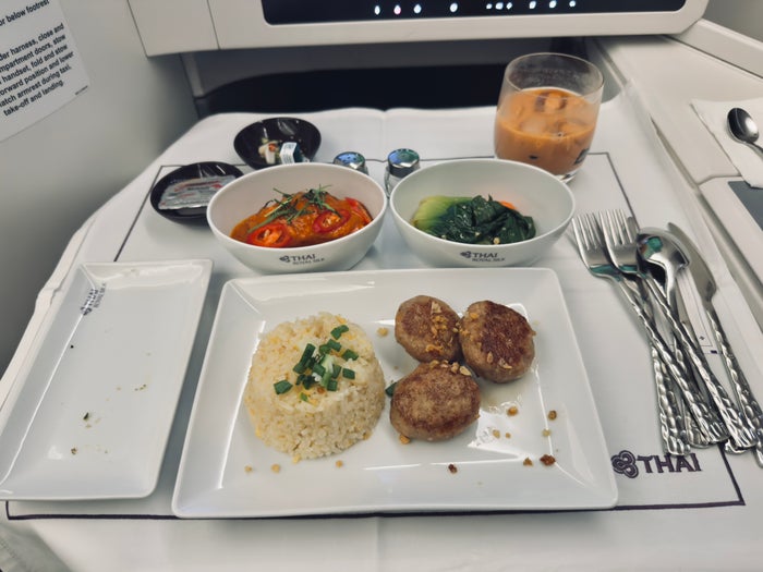 Thai Airways Royal Silk A350 900 business class starter course