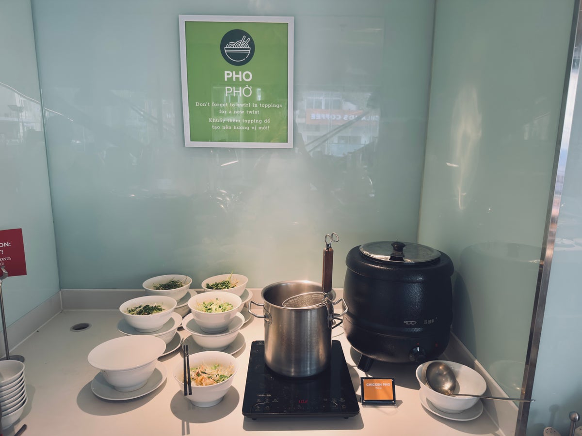 Tru by Hilton Hanoi Station breakfast pho