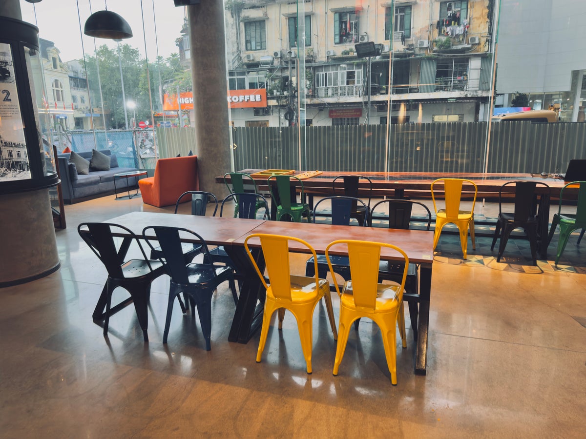 Tru by Hilton Hanoi Station seating