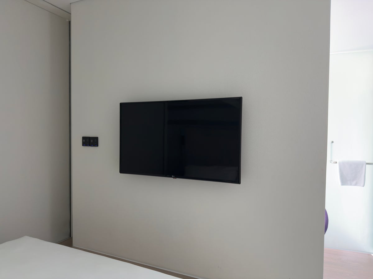 Tru by Hilton Hanoi Station television