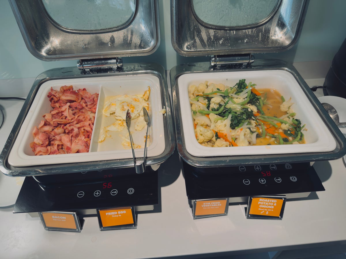 Tru by Hilton Hanoi Station. hot foods