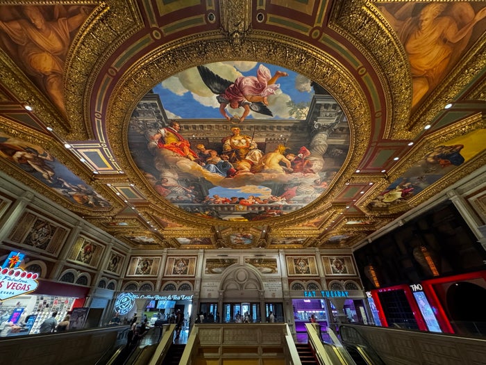 The 8 Best Las Vegas Hotels To Book With Points [for Max Value]