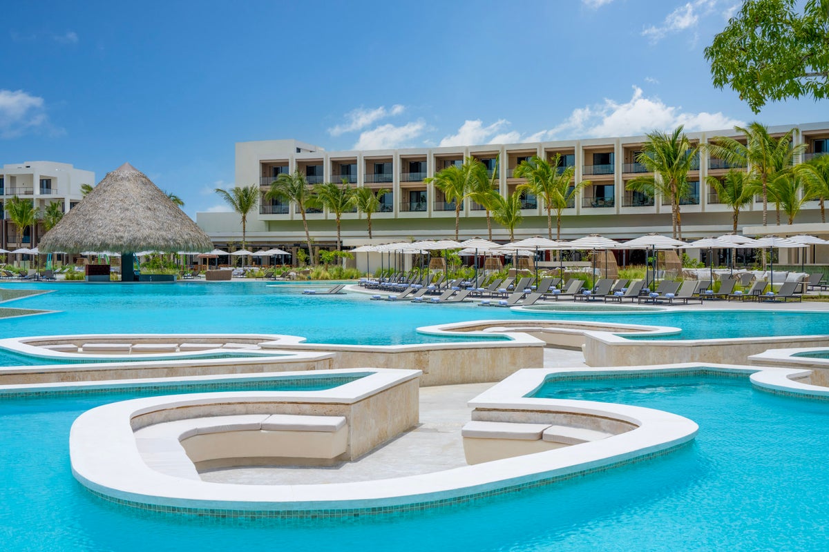 Zemi Miches Punta Cana All Inclusive Resort Curio Collection by Hilton Pool Lounges