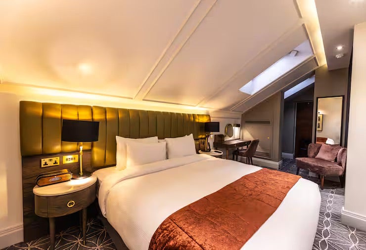 100 Queens Gate Hotel Duplex