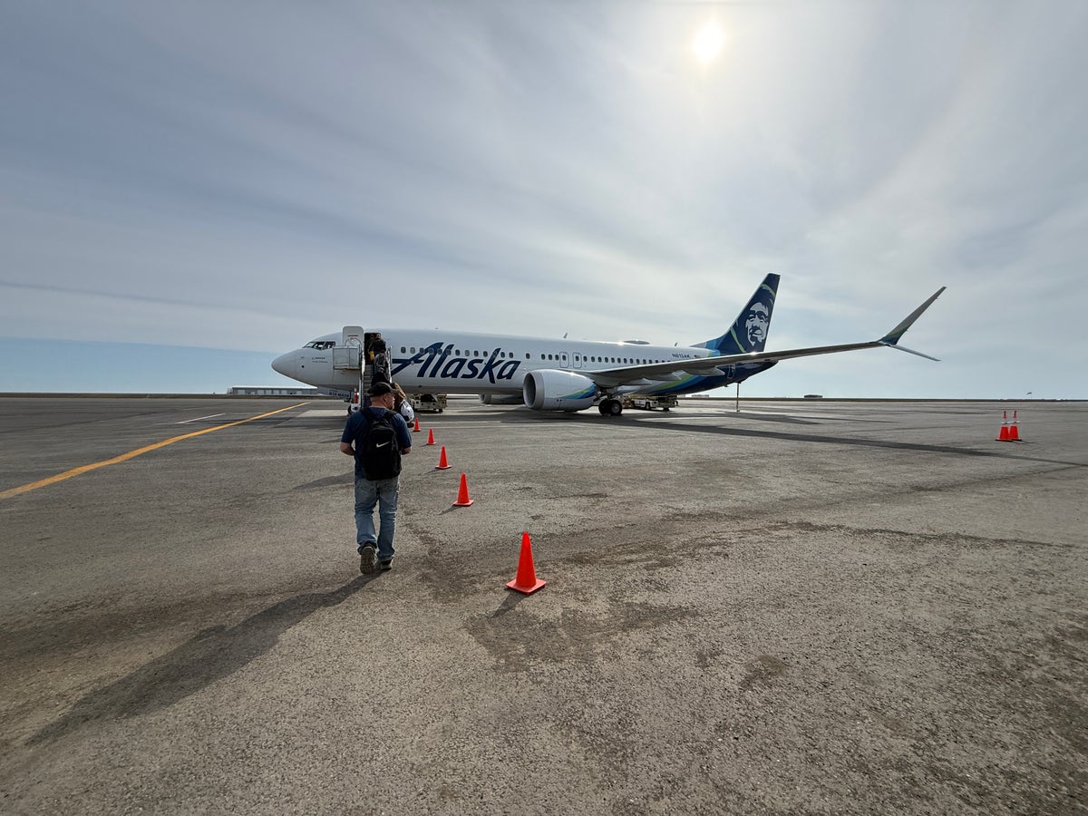 Barrow Alaska Airlines Plane