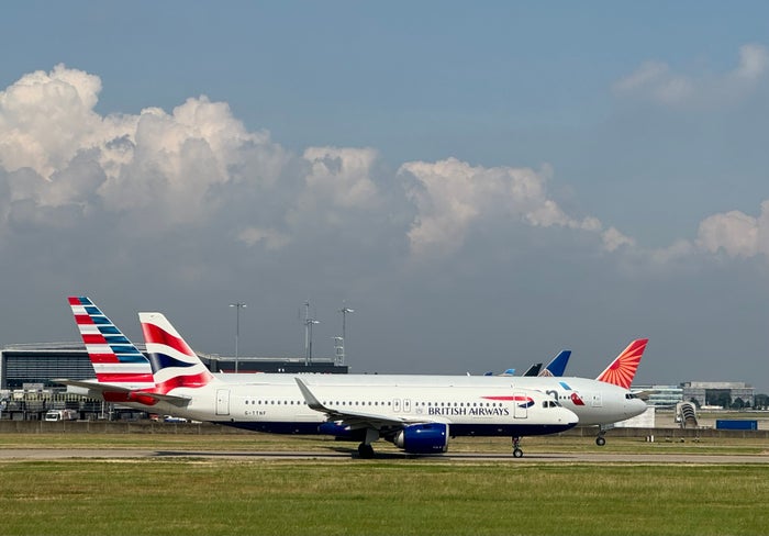 Airlines Reduce Flights to U.S., Free Flights in Thailand, and Other News You Might Have Missed
