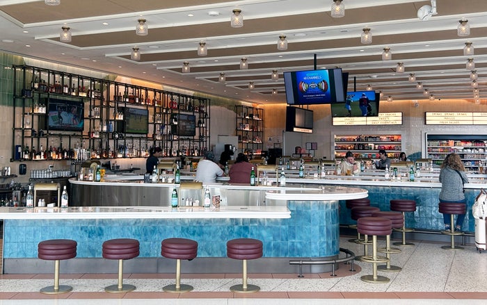 Bubbys airport restaurant LGA reverse angle Bubbys airport restaurant LGA reverse angle