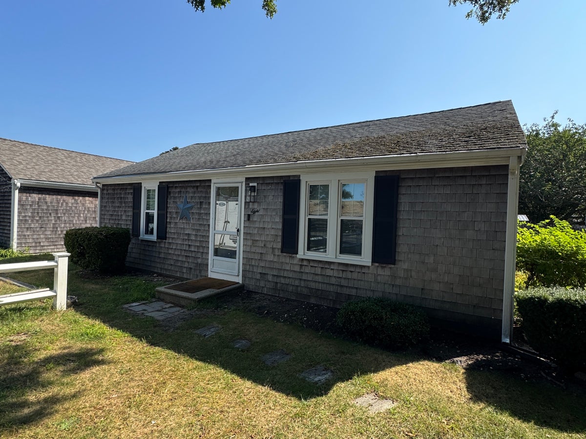 Cape Cod House Juan Ruiz