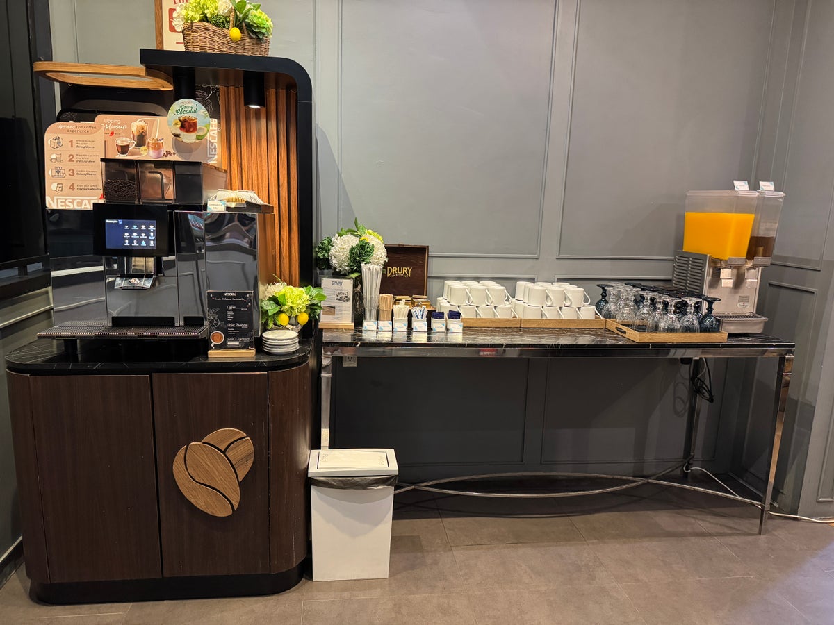 Coral Executive Lounge HKT coffee juice