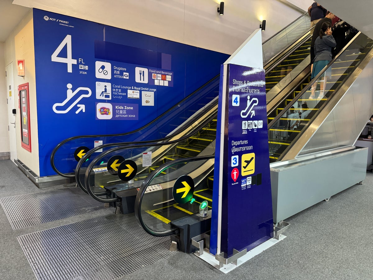 Coral Executive Lounge HKT escalator to 4th floor