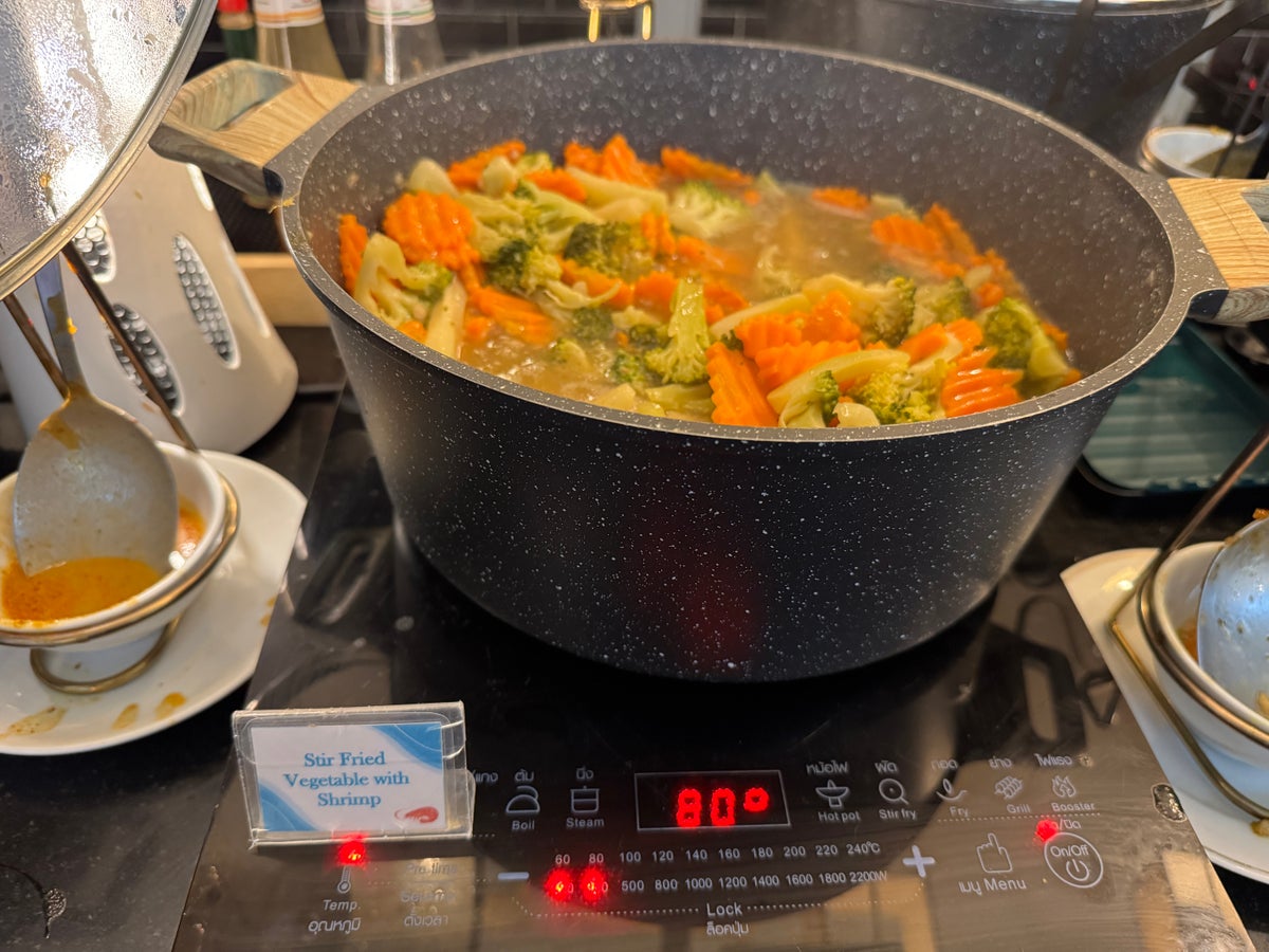 Coral Executive Lounge HKT veg shrimp