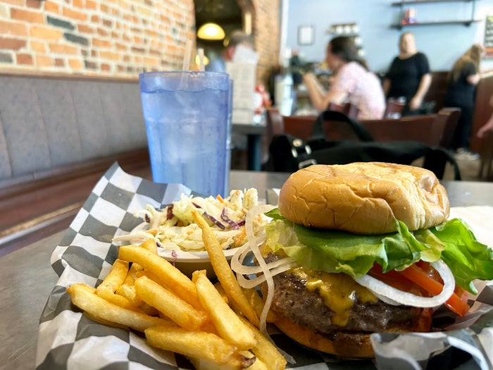 Gettysburg Eddies cheeseburger Gettysburg Eddies cheeseburger