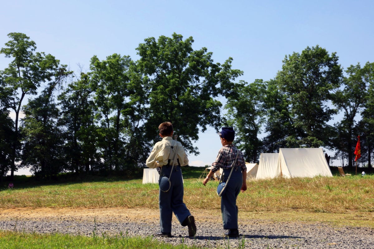 Gettysburg reenactment boys